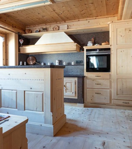 Arredamento in stile Valtellinese