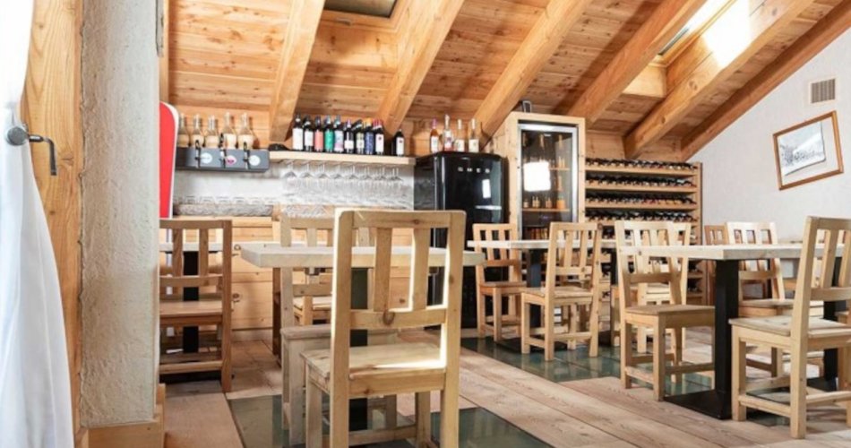 ristorante ristrutturato in legno 