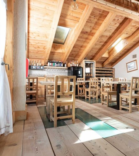 ristorante ristrutturato in legno 
